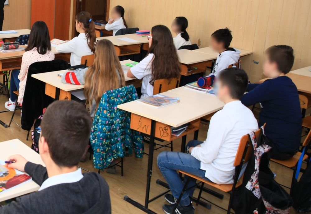 Olt: Peste 3.500 de elevi susţin Evaluările Naţionale de la sfârşitul clasei a VI-a