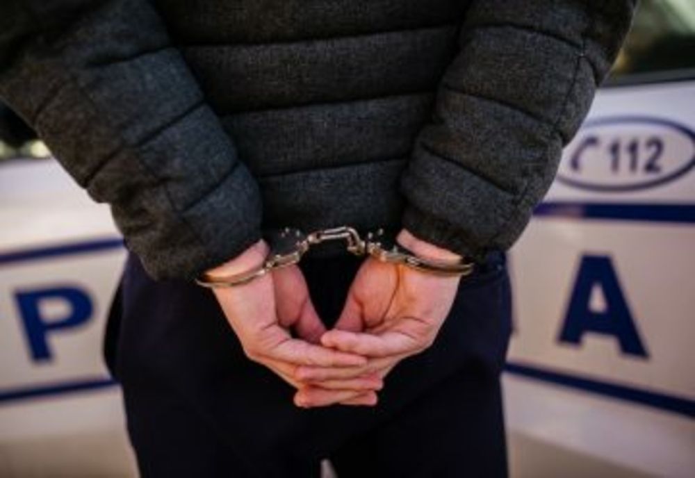 Caz GRAV de violenţă în familie, într-o localitate din Olt. Un bărbat a fost arestat preventiv