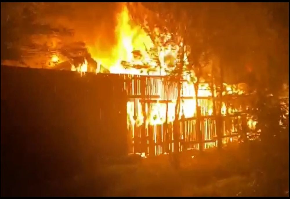 Olt: Incendiu la Teslui din cauza unui scurtcircuit electric (VIDEO)