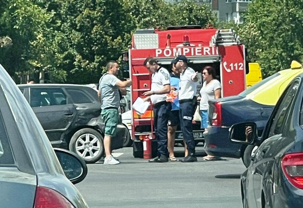 Doi copii din Slatina, răniţi într-un accident rutier