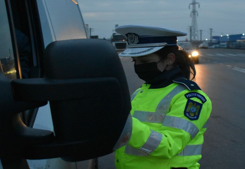 Şofer de microbuz, băut la volan. Mergea pe ruta Slatina-Caracal