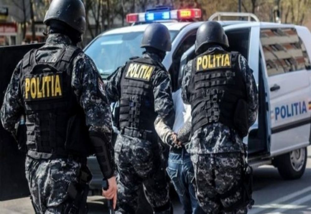 Percheziţii în Olt, Gorj şi alte judeţe într-un dosar ce vizează delapidarea unui fond privat de pensii