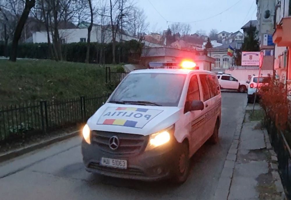 Doi bărbaţi ridicaţi de poliţiştii şi procurorii din Olt, în urma unor percheziţii