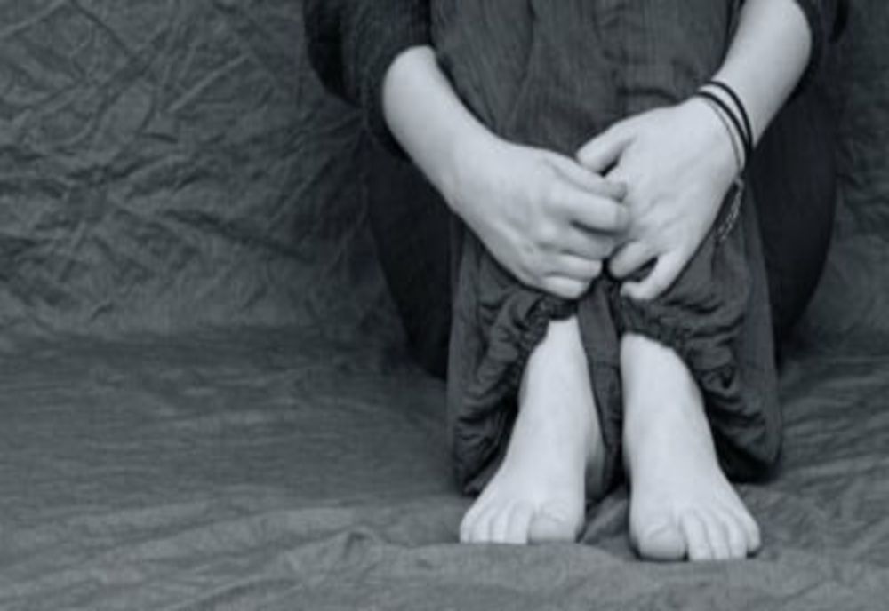 O minoră de 17 ani acuză că ar fi fost abuzată sexual de politicieni la tabăra de vară a AUR