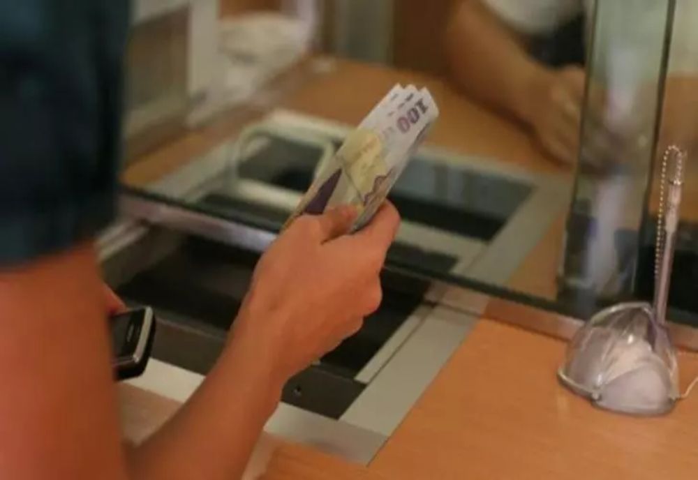 Cum a reușit un tânăr să sustragă peste 30.000 euro din contul iubitei