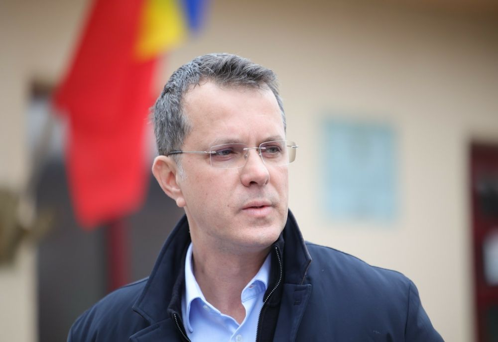 GUVERNUL BOLOJAN ÎȘI ASUMĂ RĂSPUNDEREA PE CINCI PACHETE DE AUSTERITATE, PENTRU A EVITA CCR