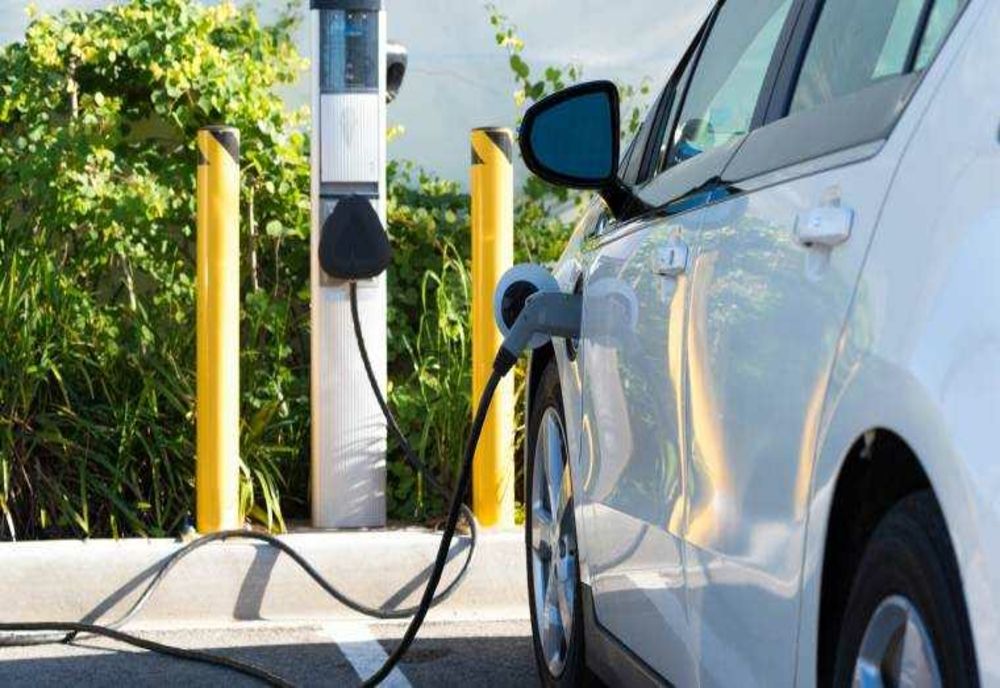 TOT MAI PUȚINE AUTOVEHICULE ELECTRICE VÂNDUTE ÎN ROMÂNIA