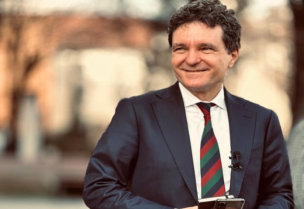 IPOCRIZIE PE PÂINE, SARMALE FĂRĂ PORC ȘI JURĂMÂNT PE BIBLIE: PRIMA ZI A PREȘEDINTELUI NICUȘOR DAN, ÎNTRE LUX, SIMBOLURI ȘI CONTRADICȚII