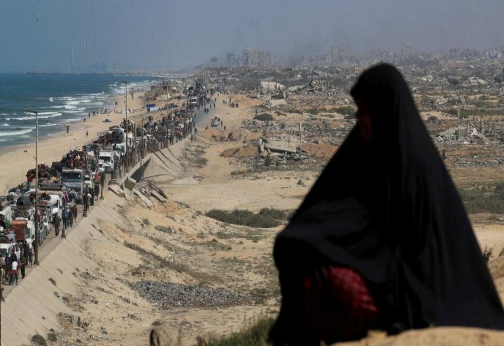 MII DE PALESTINIENI FUG DIN ORAȘUL GAZA PE MĂSURĂ CE TRUPELE ISRAELIENE AVANSEAZĂ