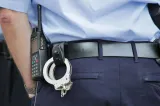 Doi tineri, răniţi într-un scandal pe fondul unor neînţelegeri cu privire la o fată
