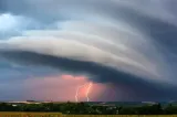 România, lovită de caniculă și furtuni violente: urmează temperaturi de 37 de grade, vijelii și grindină - HARTA