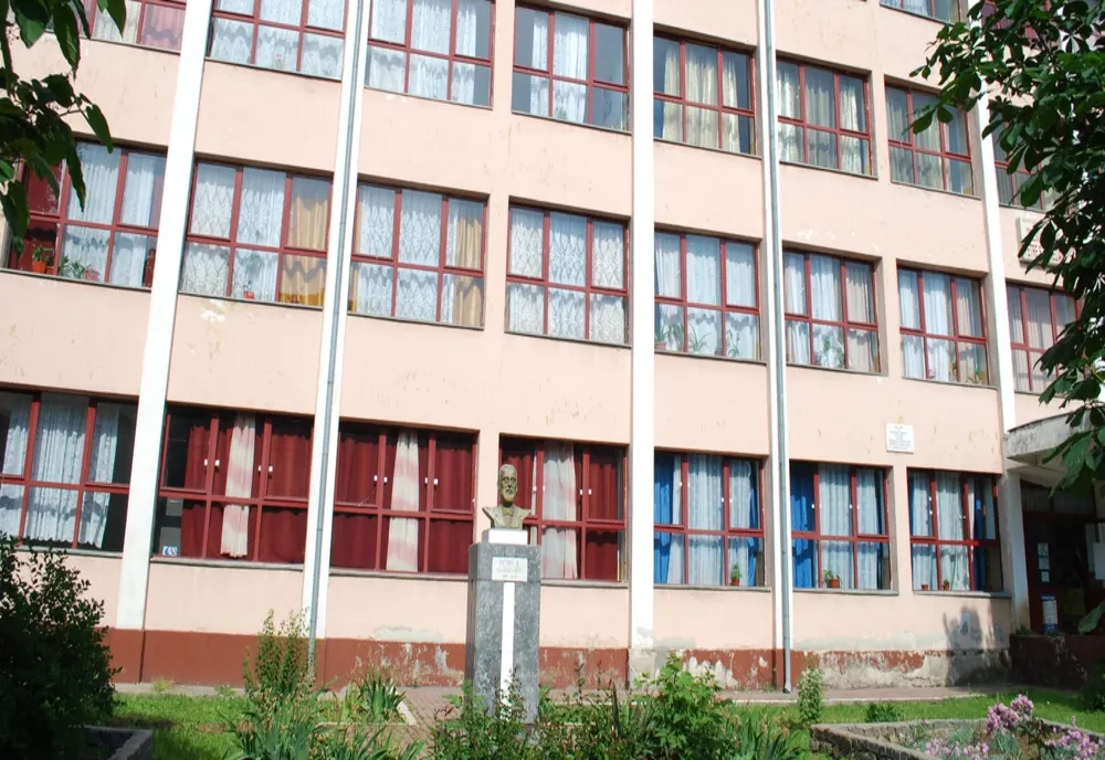 Liceu din Slatina, reabilitate din temelii cu fonduri europene. A fost semnat contractul de finanţare