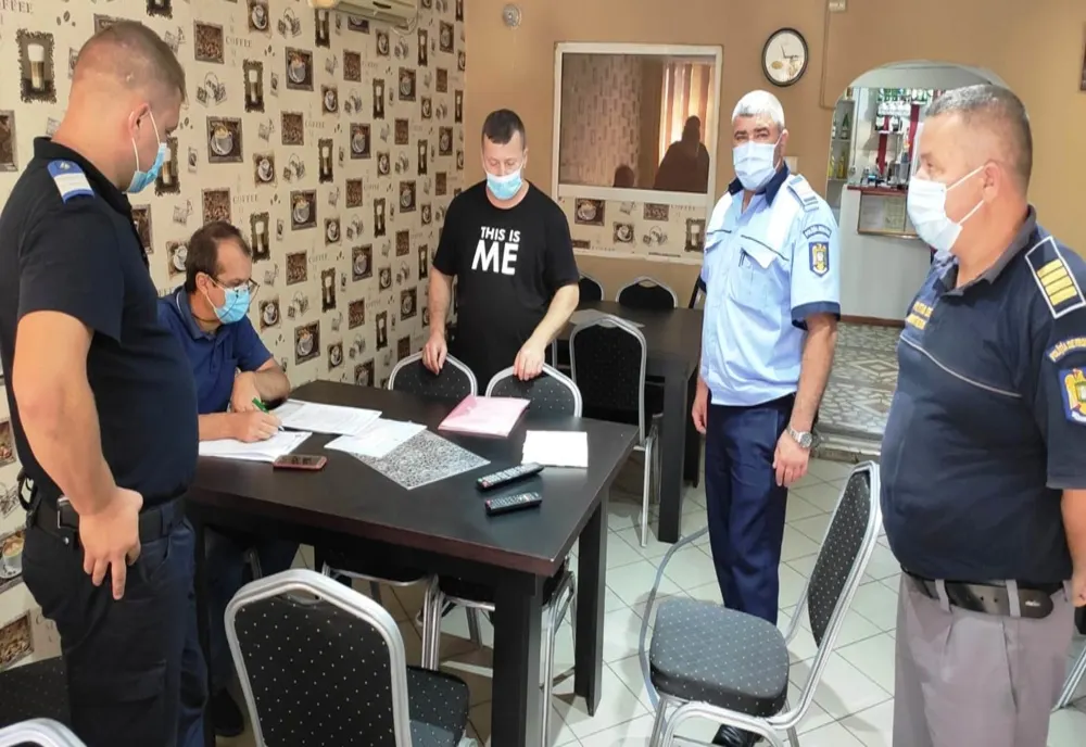 Amenzi de peste 120.000 lei, aplicate de poliţiştii din Ot la o nuntă cu 80 de persoane