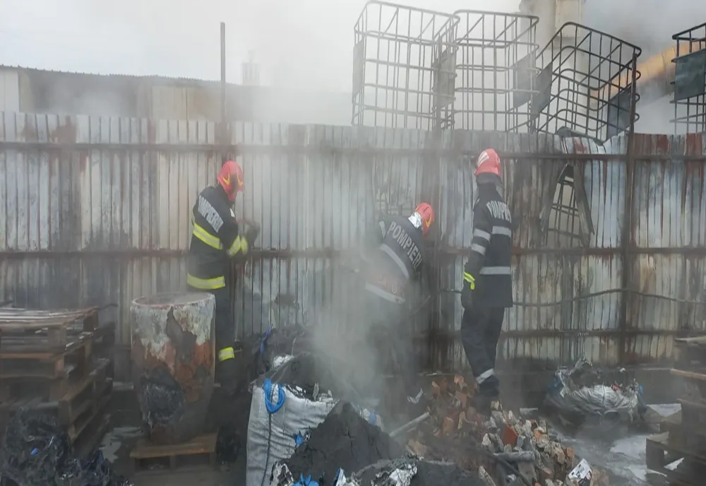 Topitorie din Slatina, cuprinsă de un incendiu (VIDEO)