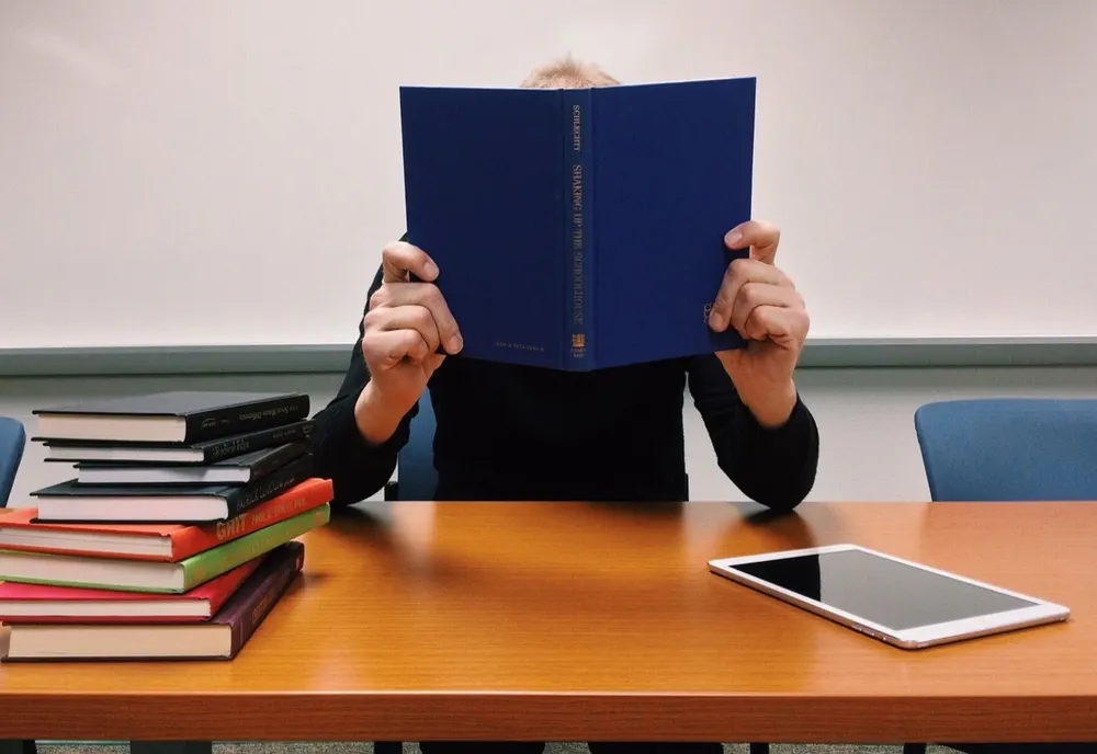 Procentul românilor cu studii superioare a crescut simbolic în ultimii cinci ani