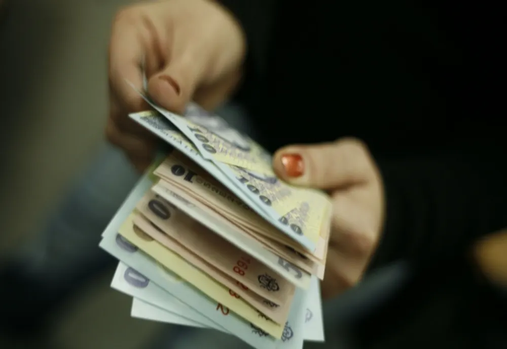 Plățile cash la comercianți se limitează, de miercuri. Care este valoarea maximă admisă