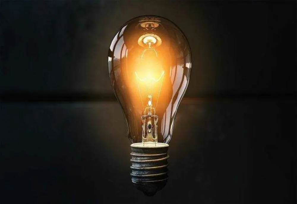 REȚELELE ELECTRICE DIN 10 JUDEȚE, AFECTATE DE VREMEA REA