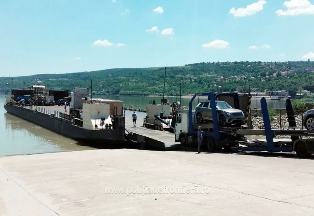 TRECEREA CU BACUL LA BECHET, ÎNTRERUPTĂ TEMPORAR DIN CAUZA NIVELULUI SCĂZUT AL DUNĂRII