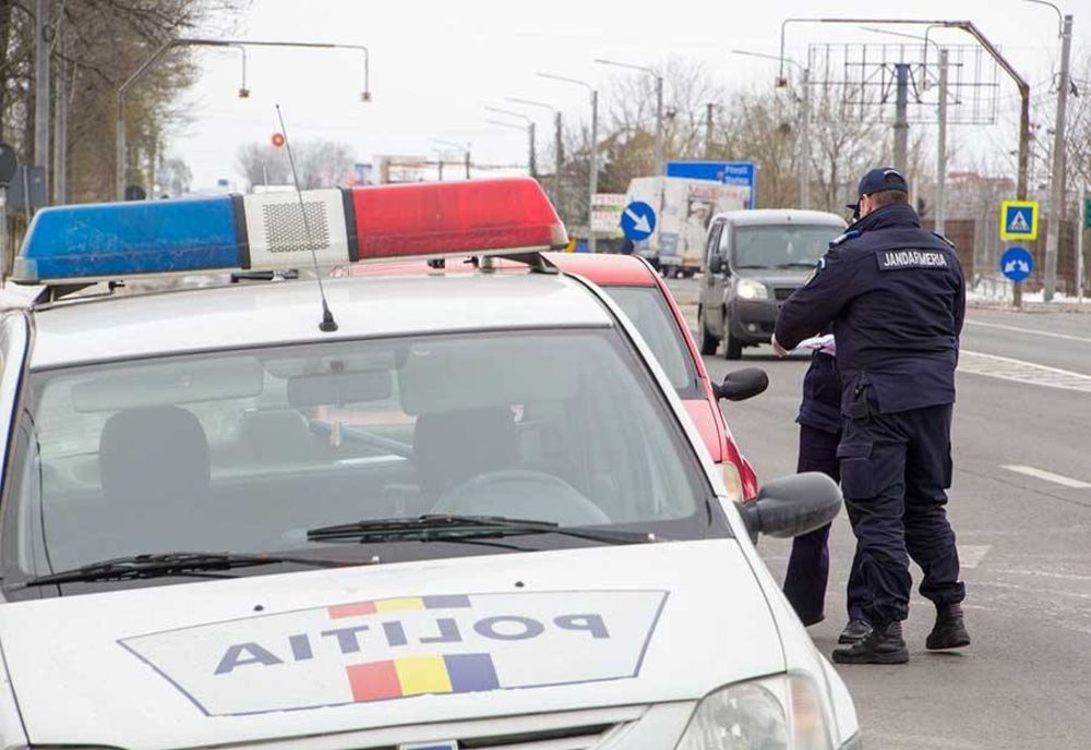Poliţiştii din Olt au dat sute de amenzi persoanelor care au ieşit pe stradă nejustificat