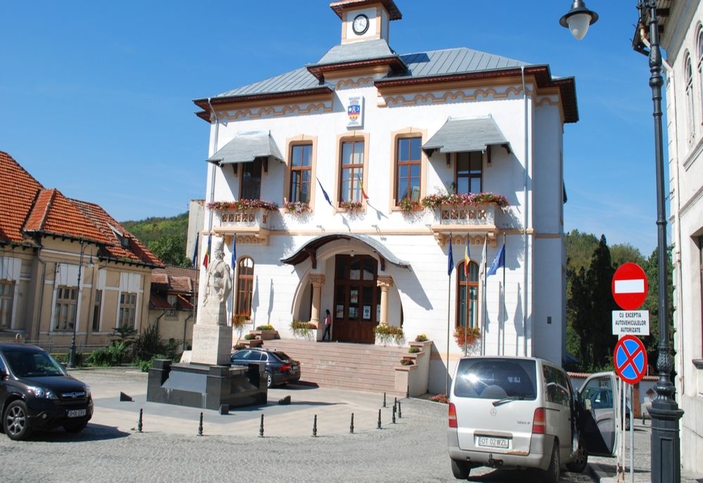 Slătinenii vor primi săptămânal măşti şi mănuşi de protecţie. Cine le distribuie