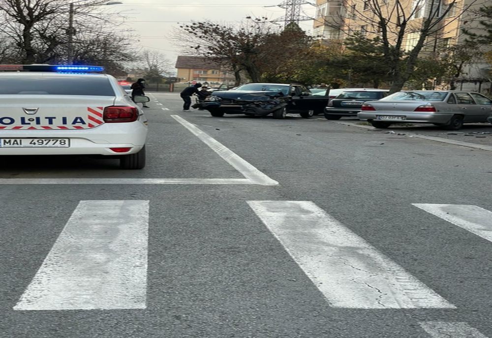 Accident la Craiova. Patru persoane, printre care un copil de opt ani, rănite