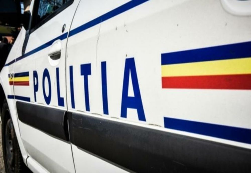 Dosar penal pentru un şofer băut şi cu permisul suspendat, care a intrat în gardul unui imobil