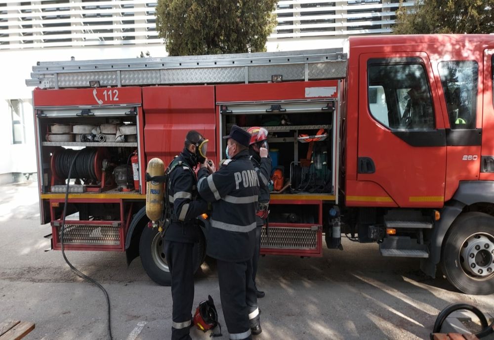 VIDEO. Exerciţiu la Spitalul Slatina. Pompierii au simulat un incendiu
