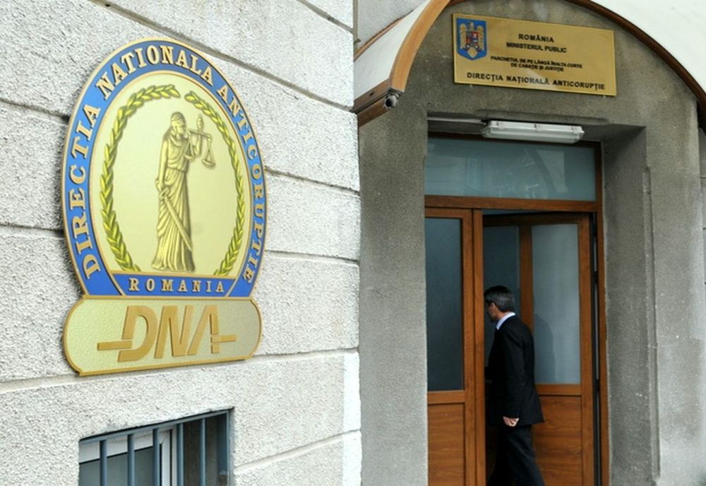 Olt: Angajată APIA şi mama sa, trimise în judecată de DNA, după ce au luat subvenţii cu acte false