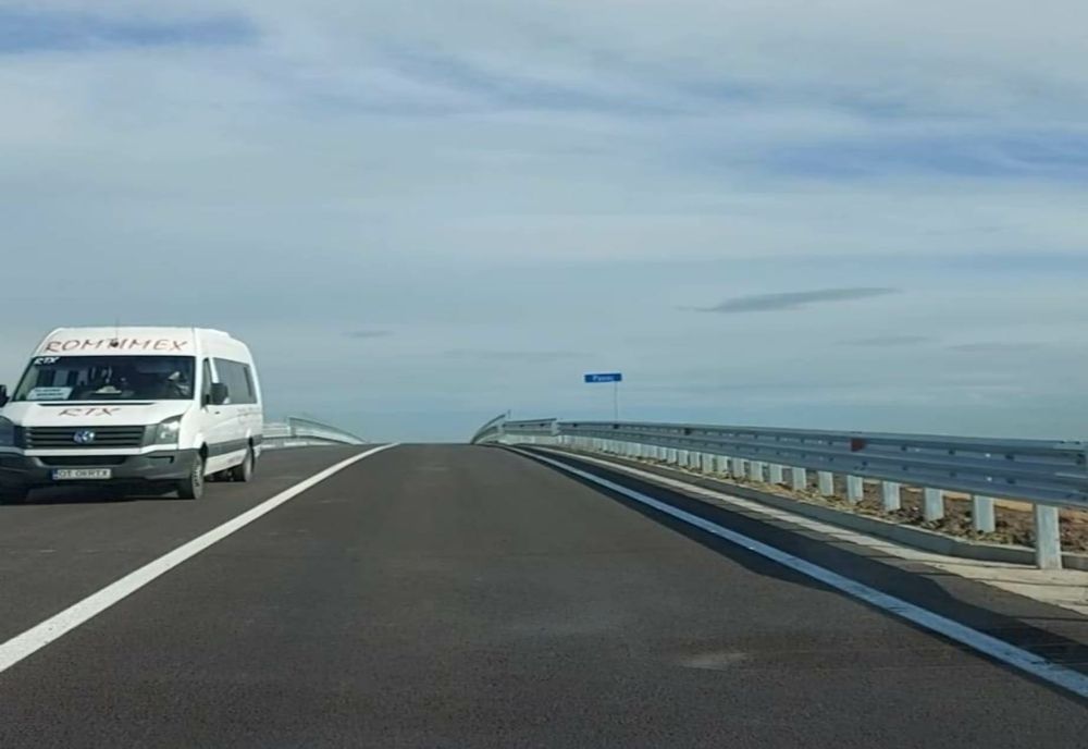VIDEO. Două pasaje noi de pe Drumul Expres Craiova-Piteşti, date în folosinţă