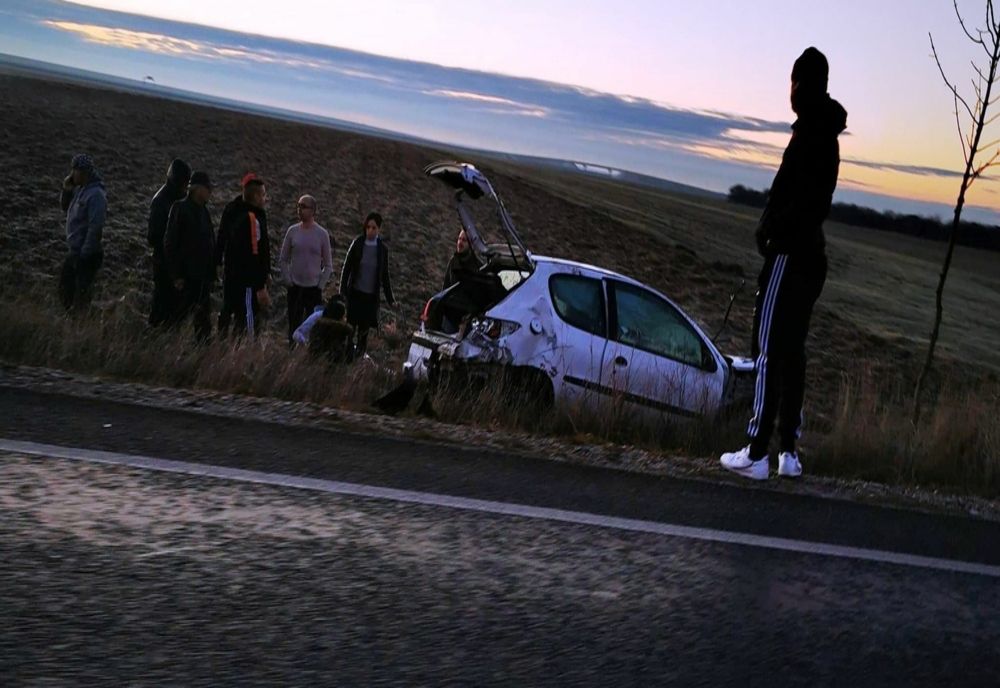 Accident între Slatina şi Valea Mare, în judeţul Olt. O femeie la spital