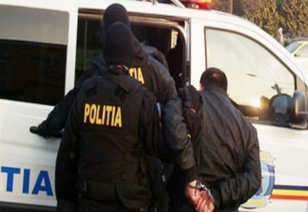 Olt: Tânăr bătut într-un bar. Doi dintre agresori, arestaţi preventiv