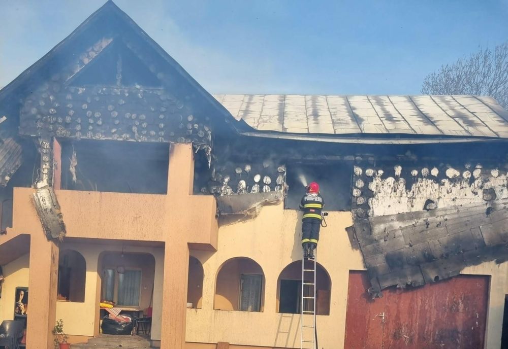 Olt: Incendiu la o vilă din Icoana (VIDEO)