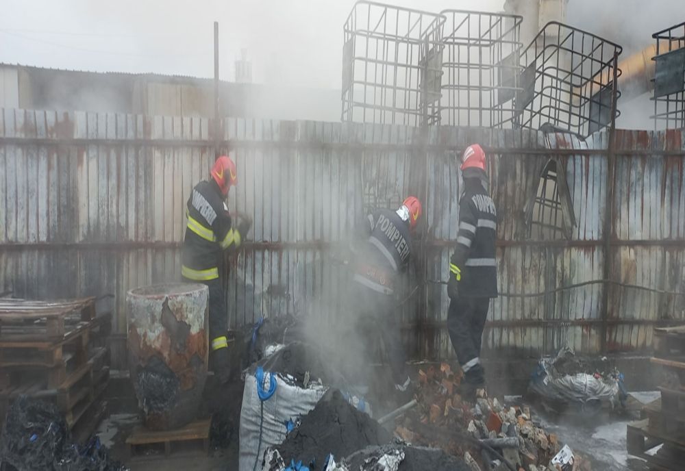 Topitorie din Slatina, cuprinsă de un incendiu (VIDEO)