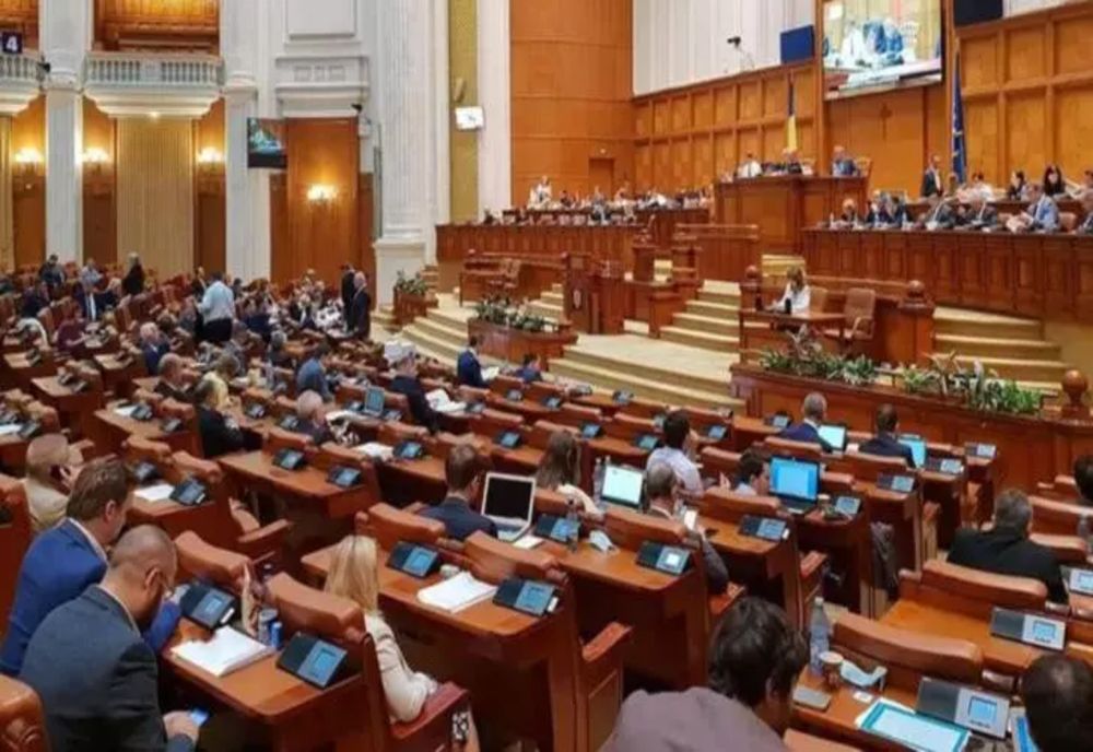 PROIECT ADOPTAT DE DEPUTAȚI: OPERATORII ECONOMICI SUNT SCUTIŢI DE OBLIGAŢIA DE A ELIBERA, DIN OFICIU, BON FISCAL LA PLATA CU CARDUL