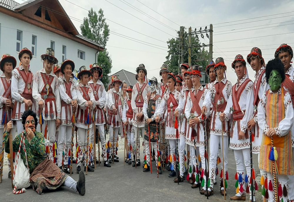 Festivalul Internaţional de Folclor „Căluşul Românesc”, în weekend la Teatrul de Vară din Caracal