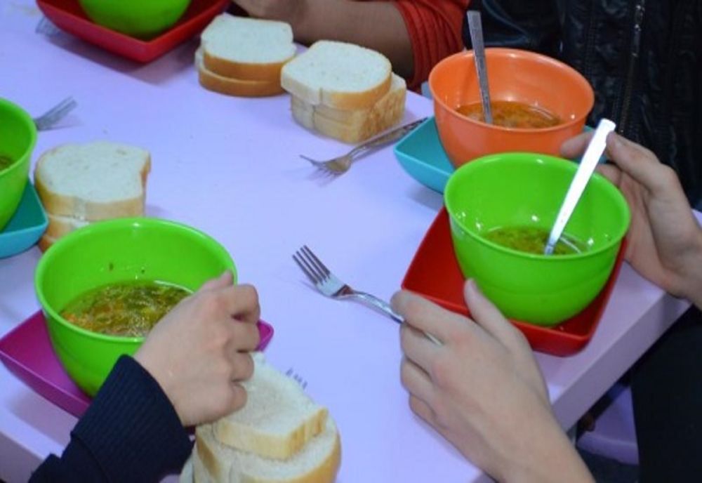 MINISTERUL EDUCAȚIEI: PROGRAMUL NAȚIONAL ”MASĂ SĂNĂTOASĂ” CONTINUĂ, DAR ÎN LIMITA FONDURILOR