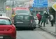 Un şofer a provocat două accidente rutiere, în decurs de câteva minute, în Slatina. O persoană rănită