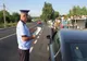 O tânără din Olt conducea o maşină deşi nu are permis. Proprietarul autoturismului, pe locul pasagerului din faţă