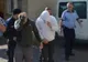 Olt: Doi hoţi care au furat bani şi un telefon fix din locuinţa unei bătrâne, daţi de gol de un chiştoc lăsat la faţa locului