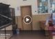 O filmare cu un elev care sparge o tablă, despre care se spune că s-ar fi petrecut într-un liceu din Slatina, postată pe internet - VIDEO