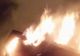 Oamenii străzii au incendiat o casă nelocuită din Slatina -  FOTO&amp;VIDEO