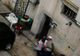 Vase spălate în spatele blocului, în butoi, la o patiserie din Slatina. Inspectorii sanitari, în control- VIDEO