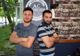 Povestea lui Alex Curt, tânărul care acum un an renunţa la viaţa în Anglia pentru a deschide un "barber shop" în oraşul natal - FOTO