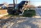 Accident spectaculos. Un tânăr a ajuns cu maşină într-un pom de la marginea drumului