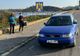 Prins de poliţişti că face transport ilegal de persoane, a sărit în râul Olt ca să fugă de autorităţi